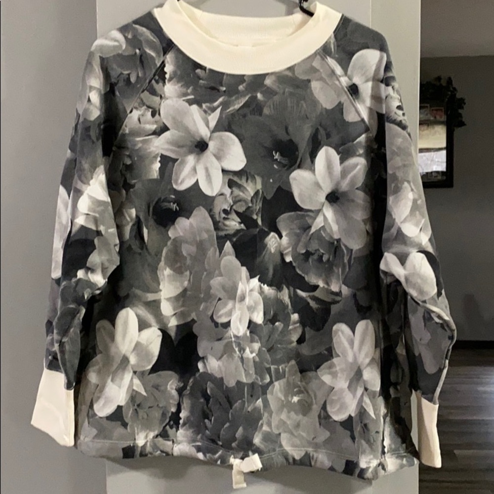 Old Navy Sweatshirt